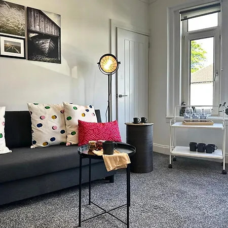 New Quite And Comfy * Glasgow