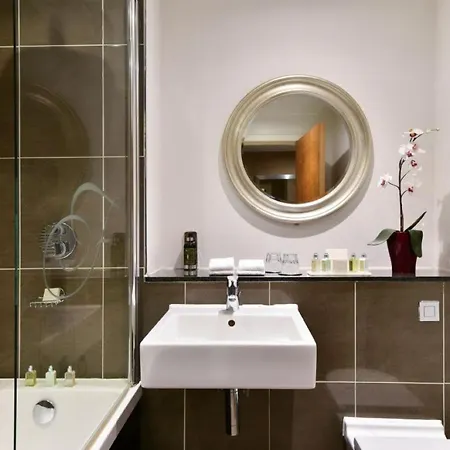 Lägenhetshotell Fraser 4*