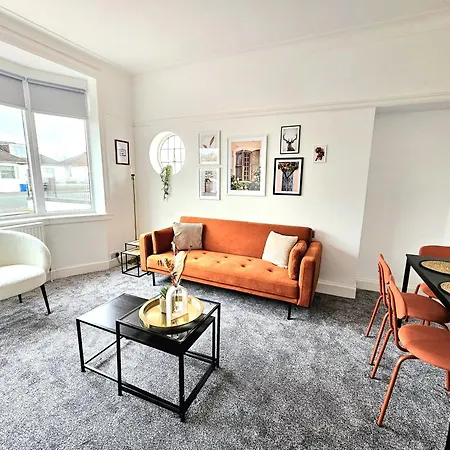 Vakantiehuis Charming 3-bed Oasis-free Parking Glasgow