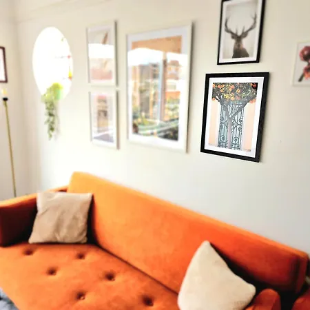 Charming 3-bed Oasis-free Parking * Glasgow