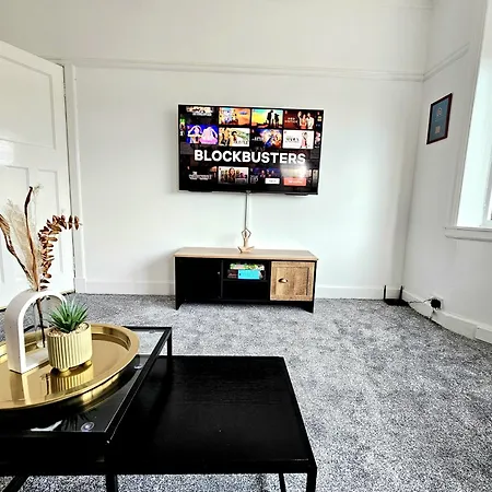 Charming 3-bed Oasis-free Parking