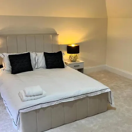 Paradise - Spacious 3- Bed House Ferienhaus *