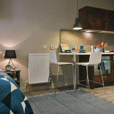 Lägenhet For Students Only - Bath Street In Near Charing Cross Station