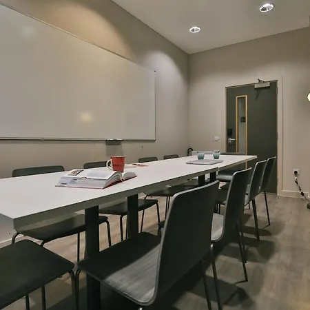 For Students Only - Bath Street In Near Charing Cross Station *