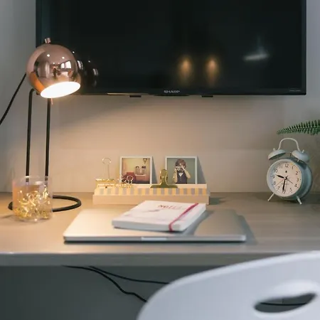 For Students Only - George Street In - Walking Distance To High Street Station *