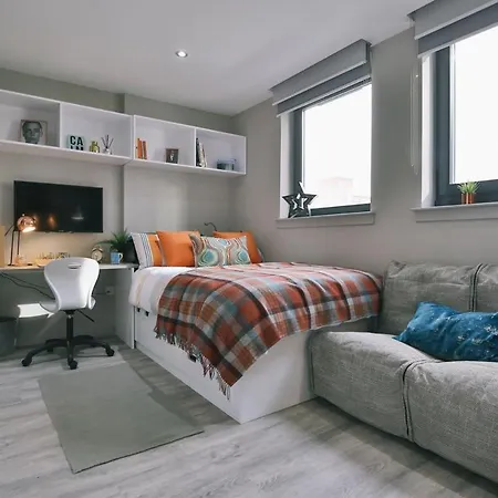 For Students Only - George Street In - Walking Distance To High Street Station