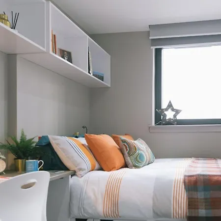 Daire For Students Only - George Street In - Walking Distance To High Street Station *
