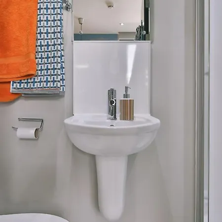 Daire For Students Only - George Street In - Walking Distance To High Street Station