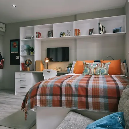 For Students Only - George Street In - Walking Distance To High Street Station Glasgow