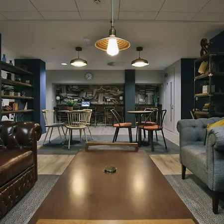 Daire For Students Only - George Street In - Walking Distance To High Street Station *