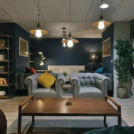 Daire For Students Only - George Street In - Walking Distance To High Street Station Glasgow