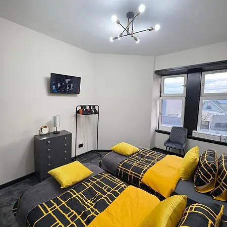 3br West End Flat W Free Parking *