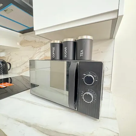 3br Modernised Sleeps 8, Walking Distance To West End, Free Parking 글라스고