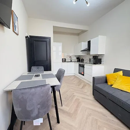 3br West End Flat W Free Parking Glasgow