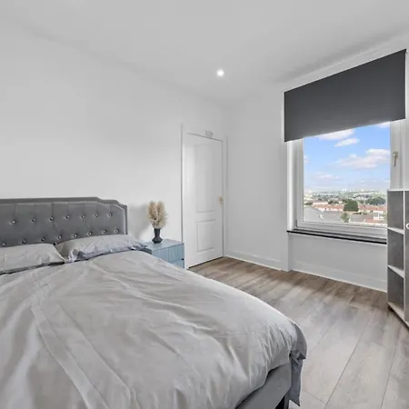 Essence Living Apartment