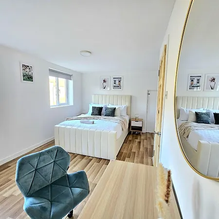 Spacious Haven With Free Parking Vakantiehuis Glasgow