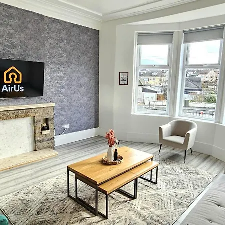 Spacious Haven With Free Parking Глазго