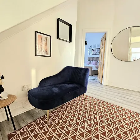 Spacious Haven With Free Parking Глазго