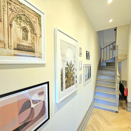 Newly Renovated Gem - Free Parking & Modern Comfort Ferienhaus