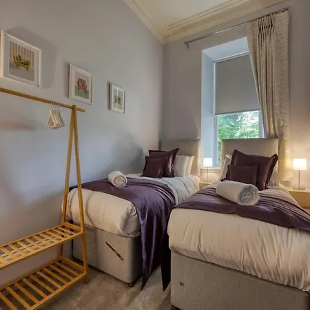 The Burnbank Experience גלאזגו