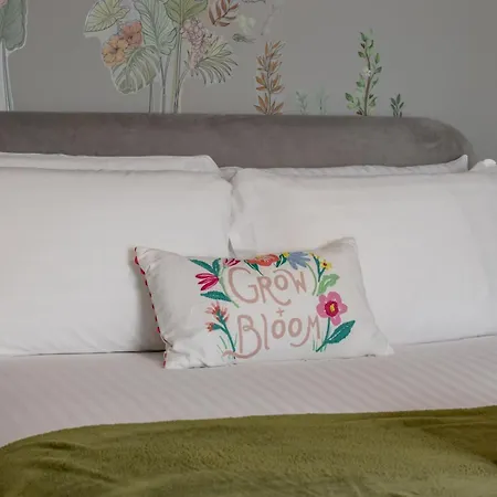 Pass The Keys West End Wonder * 글라스고