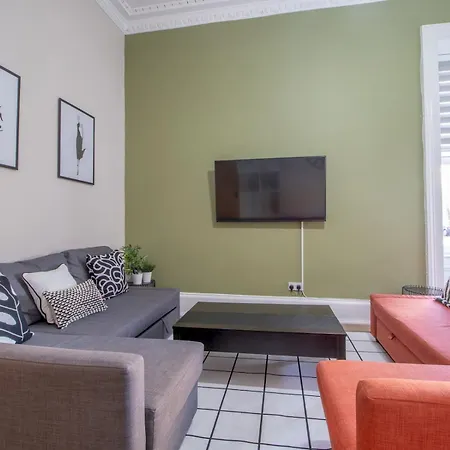 Haven Main Door & Parking - Pass The Keys *