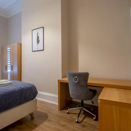 Haven Main Door & Parking - Pass The Keys * Glasgow