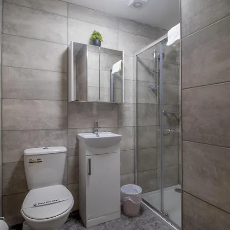 Haven Main Door & Parking - Pass The Keys *