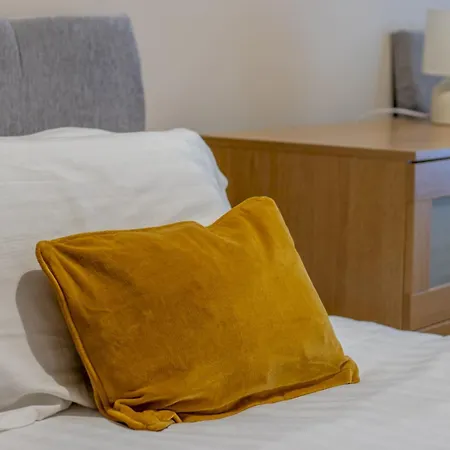 Haven Main Door & Parking - Pass The Keys Glasgow