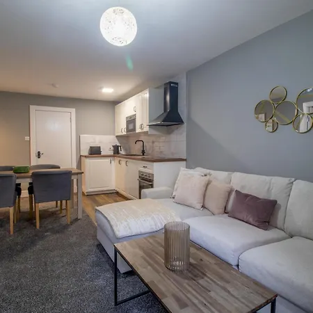 Lägenhet Happy Haven Home, West End - Pass The Keys *