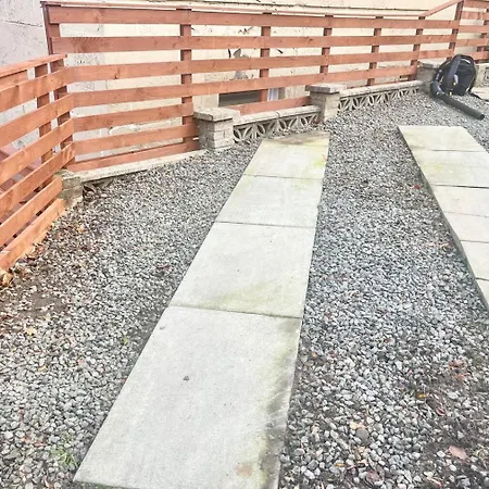 Gem Main Door Parking - Pass The Keys Apartment Glasgow