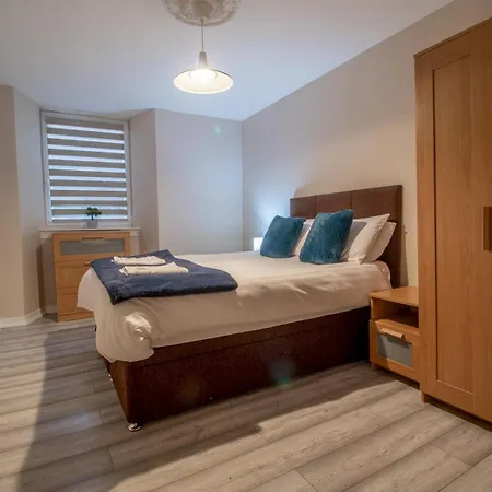 Gem Main Door Parking - Pass The Keys Apartman Glasgow