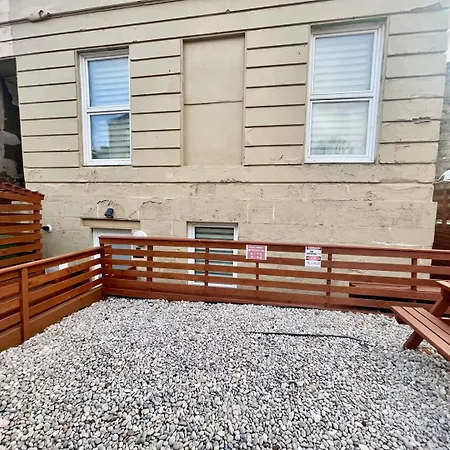 Gem Main Door Parking - Pass The Keys * Glasgow