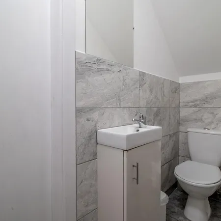 Gem Main Door Parking - Pass The Keys Apartman *