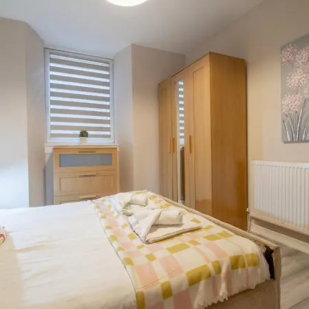 Gem Main Door Parking - Pass The Keys