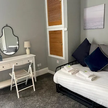 公寓 Spacious Hillhead Haven - Pass The Keys 格拉斯哥