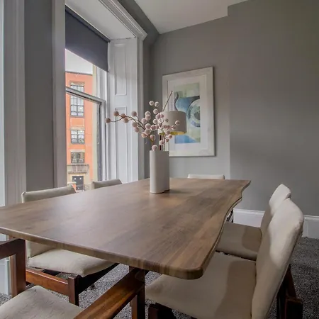 Spacious Hillhead Haven - Pass The Keys Apartment