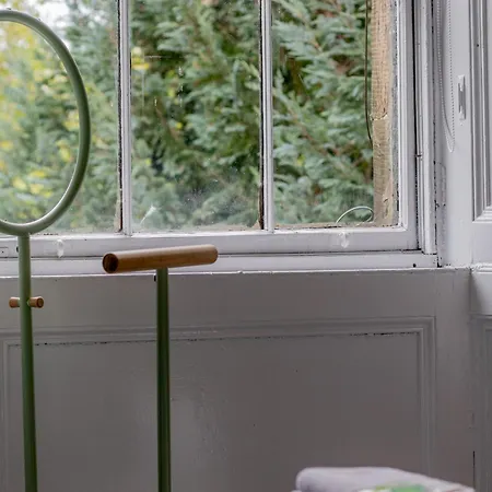 Spacious Hillhead Haven - Pass The Keys Apartment