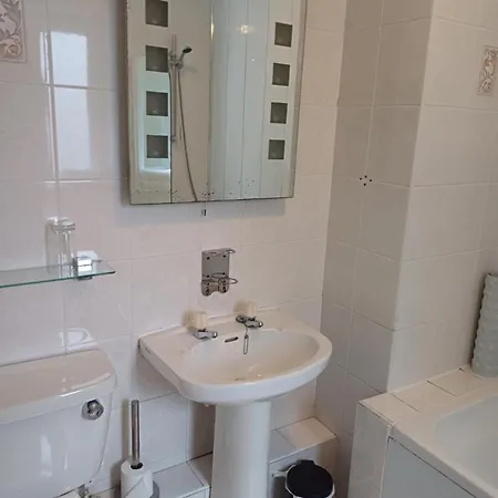 Kings Park 3* Glasgow