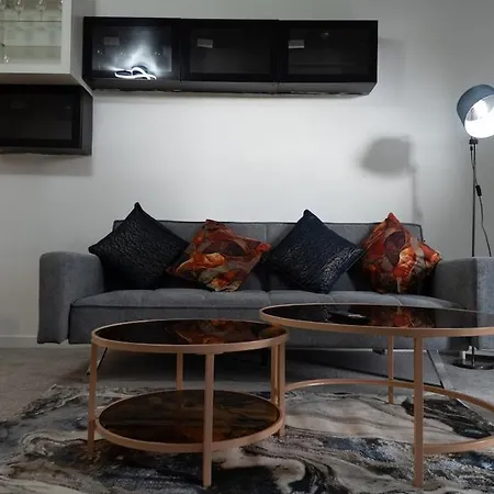 Meadowside Quay 2br Luxurious Apartment *