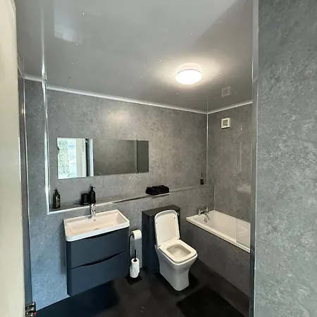 Luxurious 2br, 8 Mins From Centre