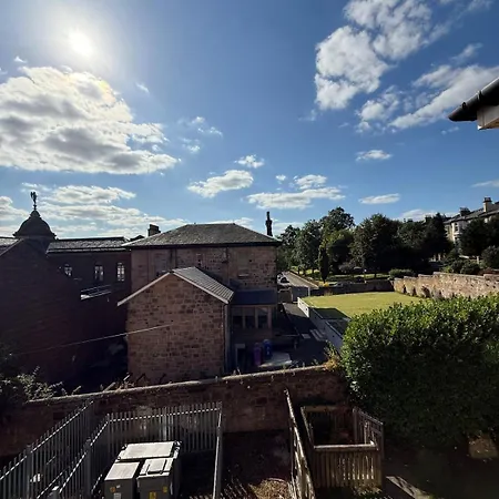 Apartment Luxurious 2br, 8 Mins From Centre *