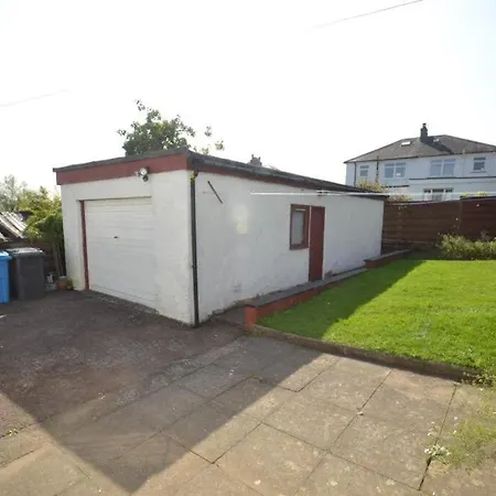 Spacious 4-bedroom Family In Giffnock * Glasgow