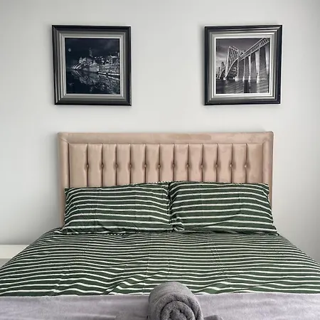 Spacious 4-bedroom Family In Giffnock