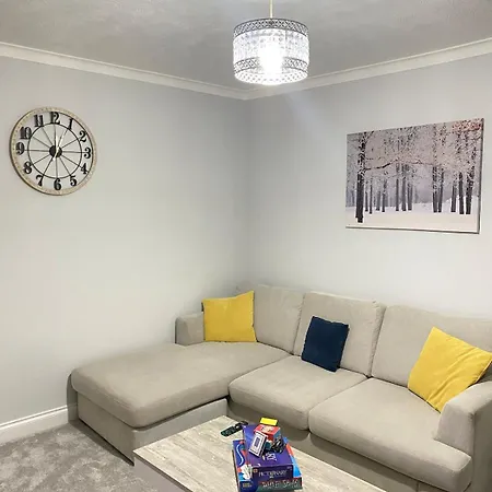 Holiday home Spacious 4-bedroom Family In Giffnock Glasgow