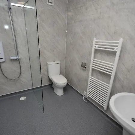 Holiday home Spacious 4-bedroom Family In Giffnock