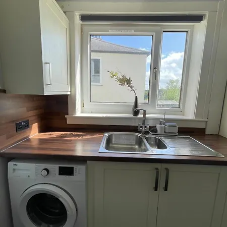 Spacious 4-bedroom Family In Giffnock Glasgow