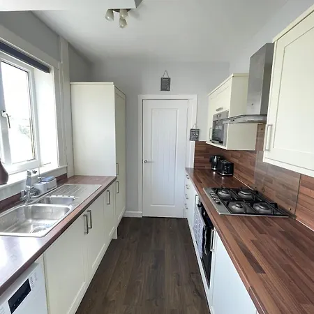 Spacious 4-bedroom Family In Giffnock * Glasgow
