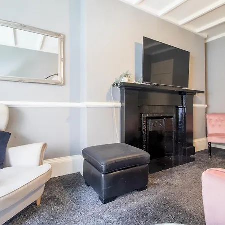 Pass The Keys Cosy In Fabulous West End