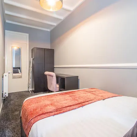 Pass The Keys Cosy In Fabulous West End Appartement